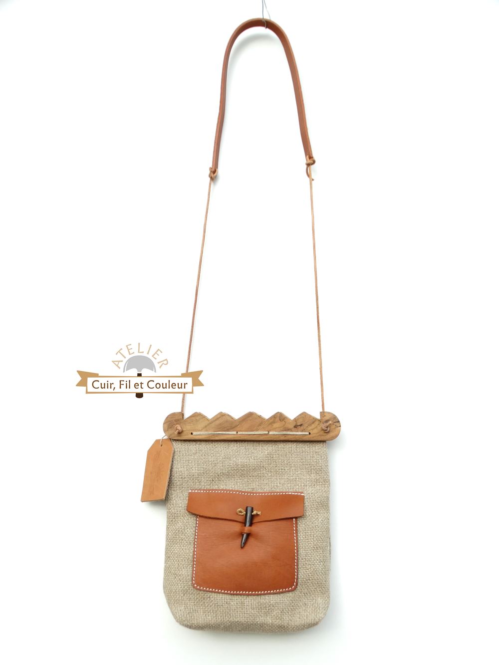 Sac d'inspiration viking, cuir, toile et bois